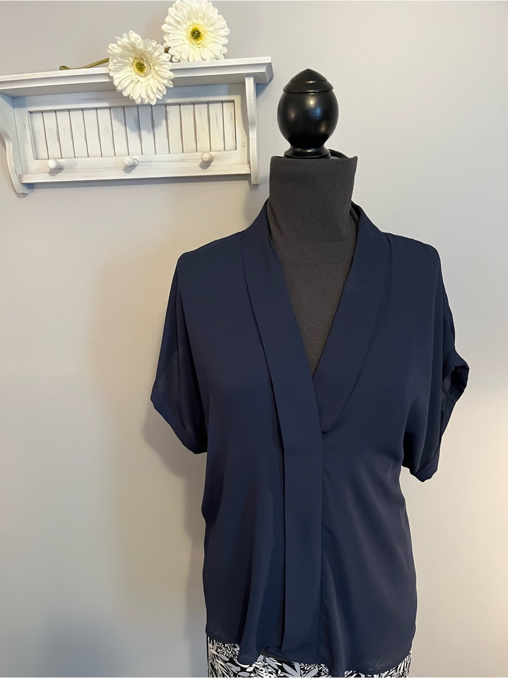 ZARA Basic Navy top with embroidered flowers detail on back EUC